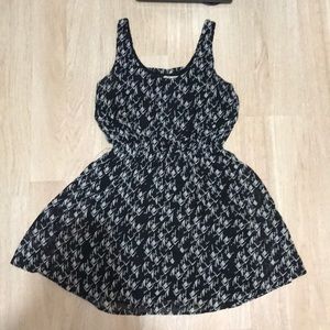 SUMMER DRESS Size Medium from Mimi Chica